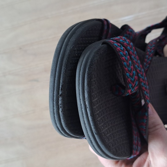 Airwalk Strappy Hiking Sandals Comfort  Colorful Woven Straps Toe Strap Unisex - Picture 8 of 8